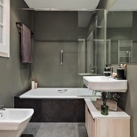 Izabal - 3 Bedrooms And Office In Eixample Esquerra Barcelone